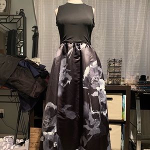 Long sleeveless floral ball gown with pockets